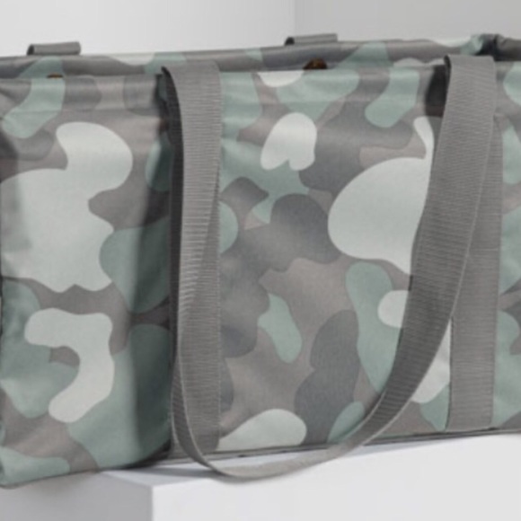 Thirty One Large Utility Tote! Soft Camo! New in Bag! - Picture 4 of 5